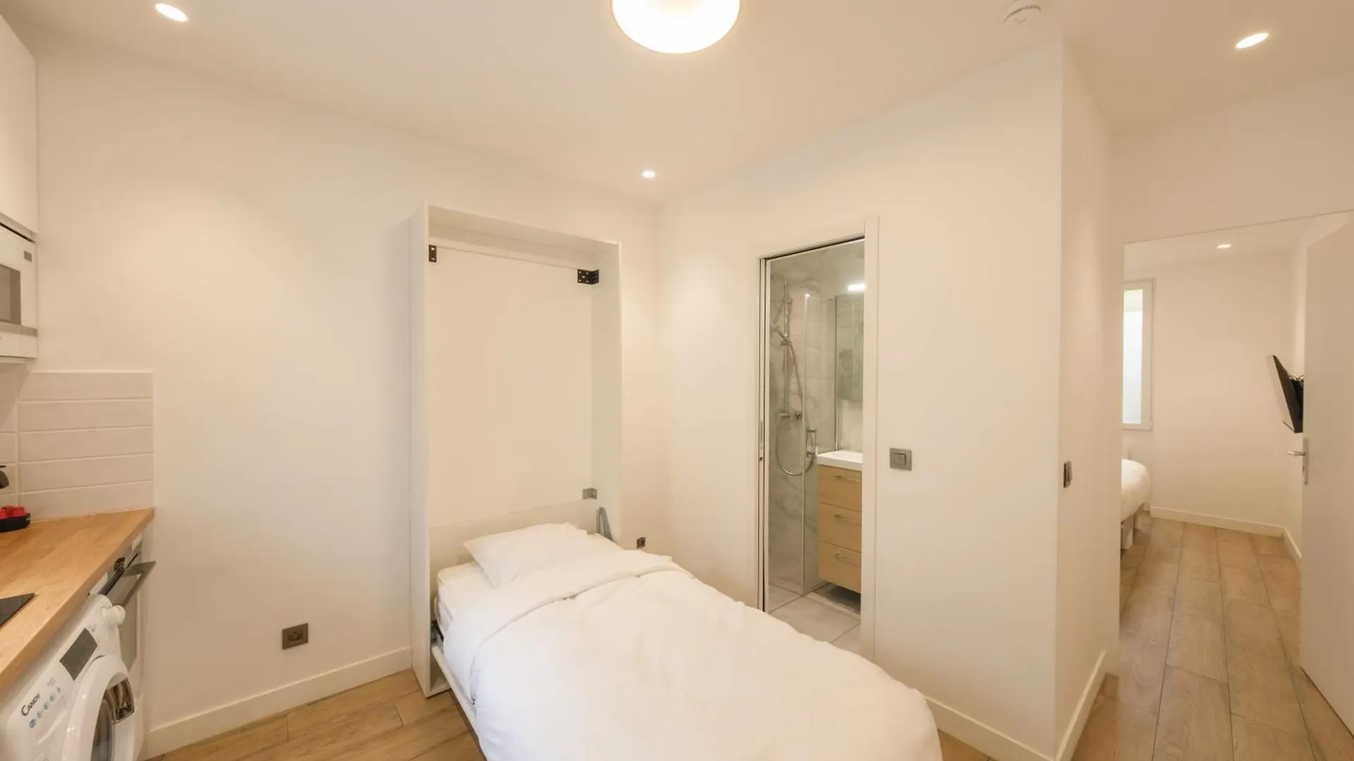 Cosy Apartment 3P - Place De L'Etoile Paris 0*,  France