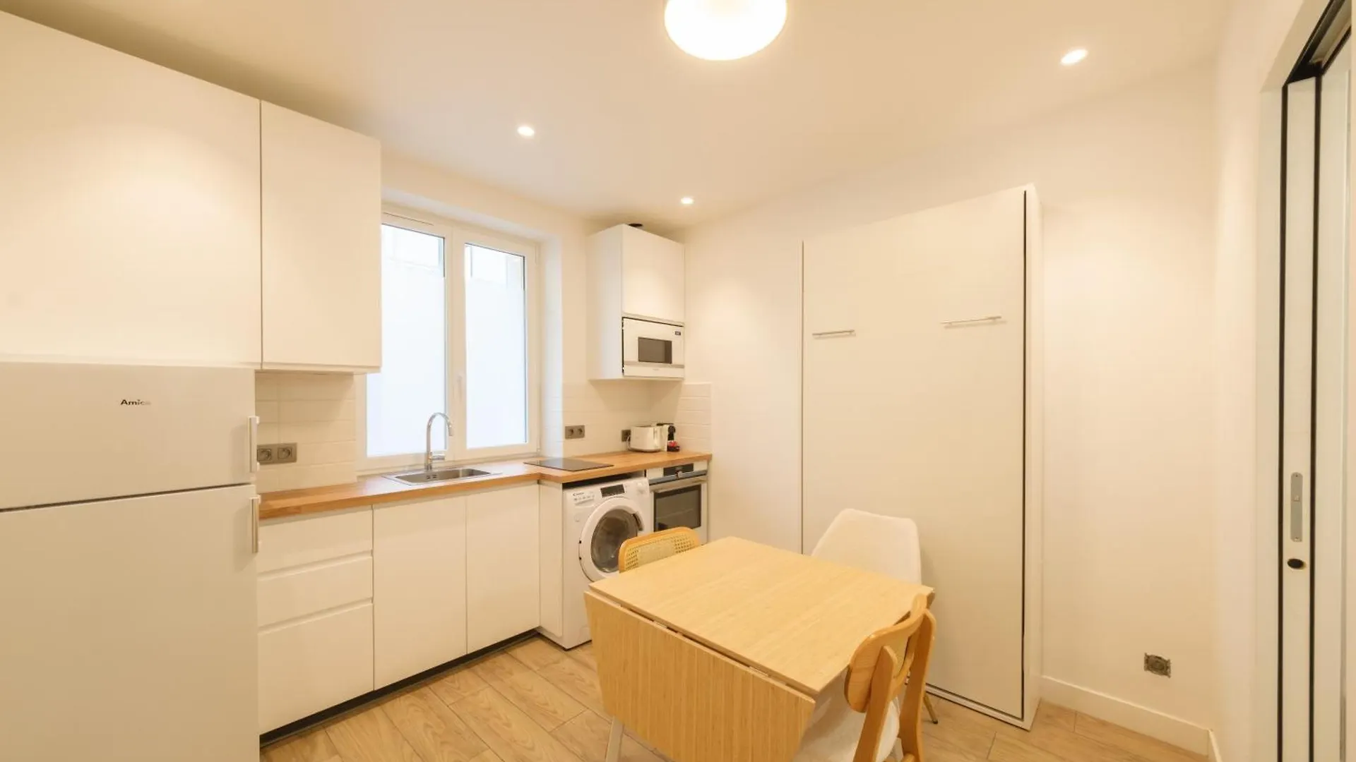 Cosy Apartment 3P - Place De L\'Etoile contacts
